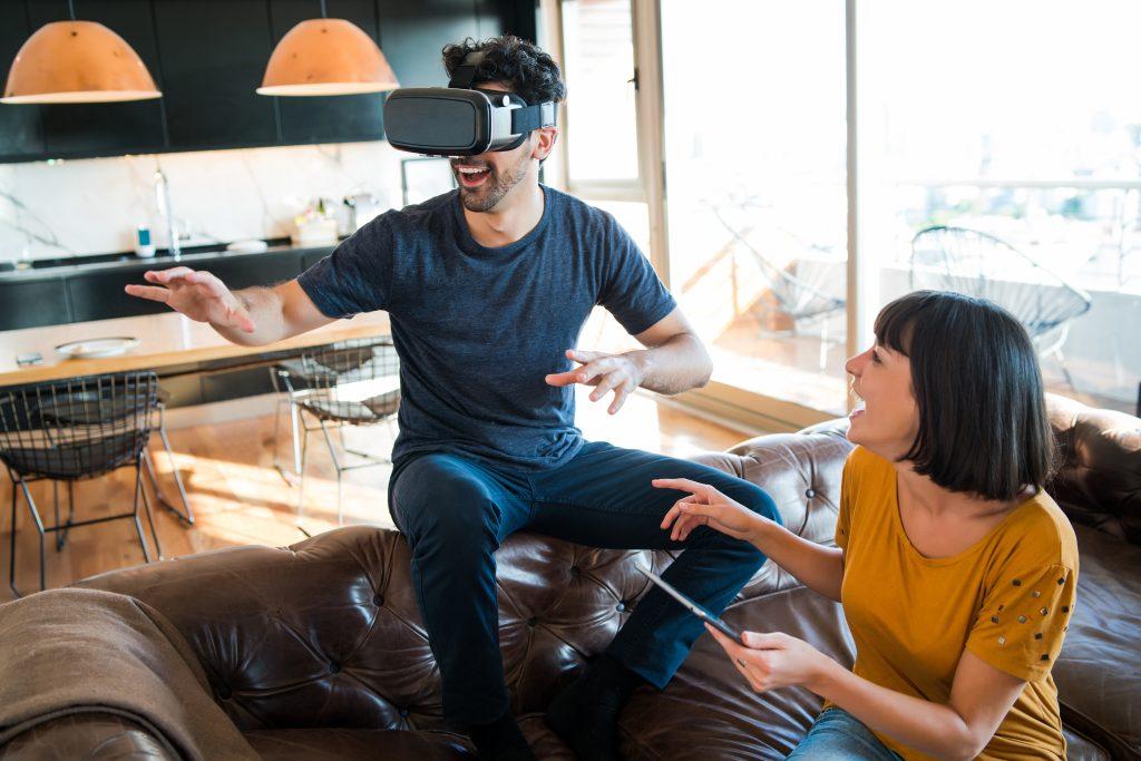 The Metaverse and the immersive experience: Exploring the VR and AR Experiences